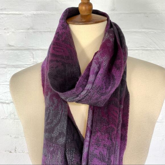 Steve Madden Purple Ombré Paisley Muffler Scarf OS - Picture 2 of 6